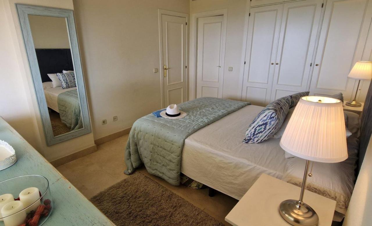 Beachfront Neptuno I, Complex,Views,Pool,Garden, Elviria Marbella Exterior photo